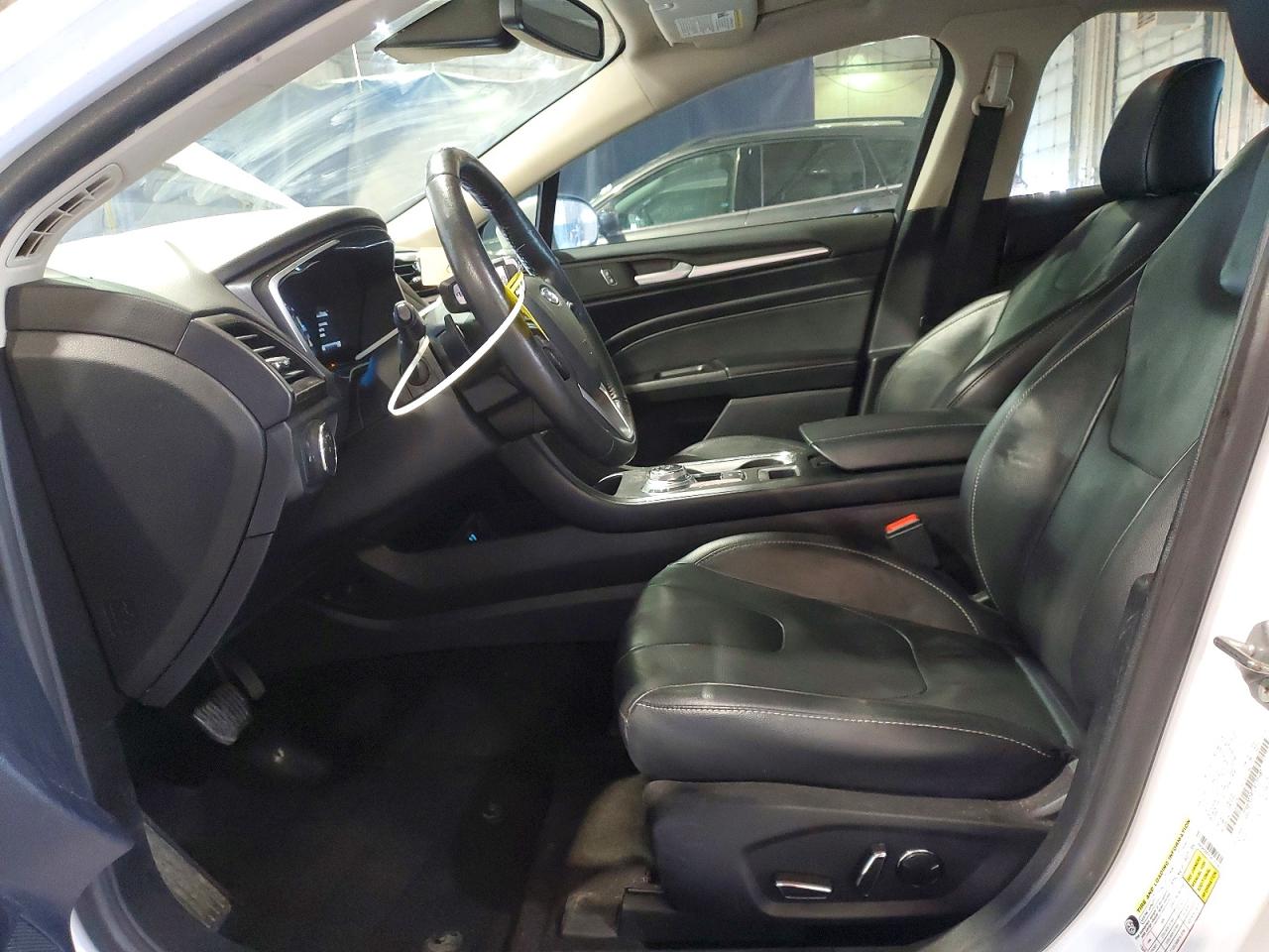 2020 Ford Fusion Titanium White vin: 3FA6P0D97LR131581