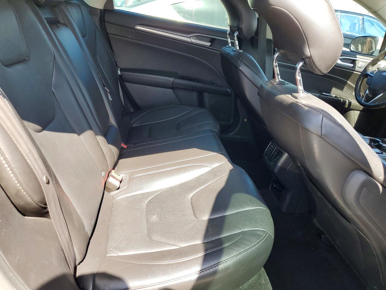 2014 Ford Fusion Titanium White vin: 3FA6P0D98ER270217
