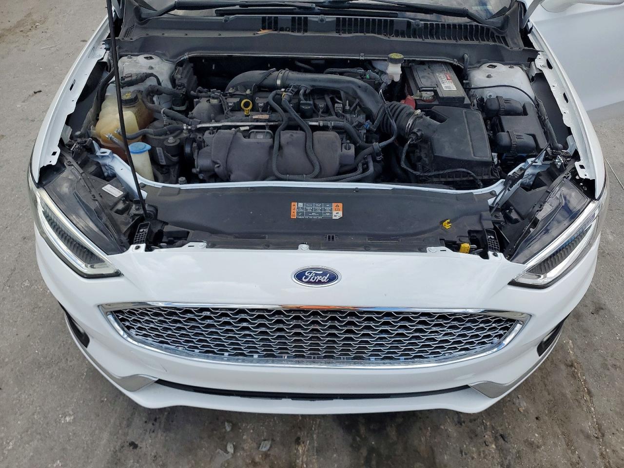 2019 Ford Fusion Titanium White vin: 3FA6P0D98KR138599