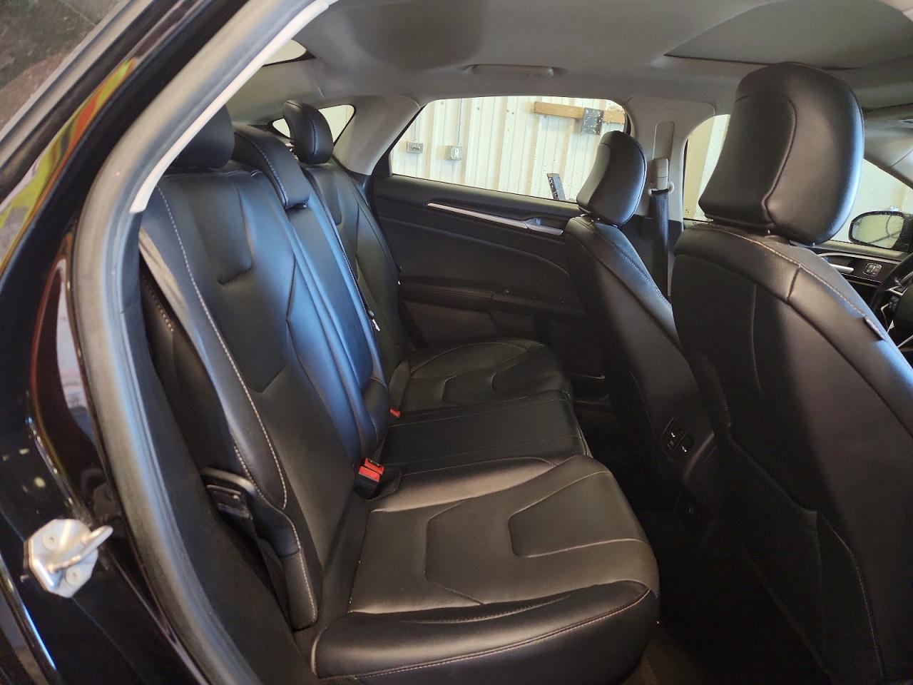 2020 Ford Fusion Titanium Black vin: 3FA6P0D98LR133159