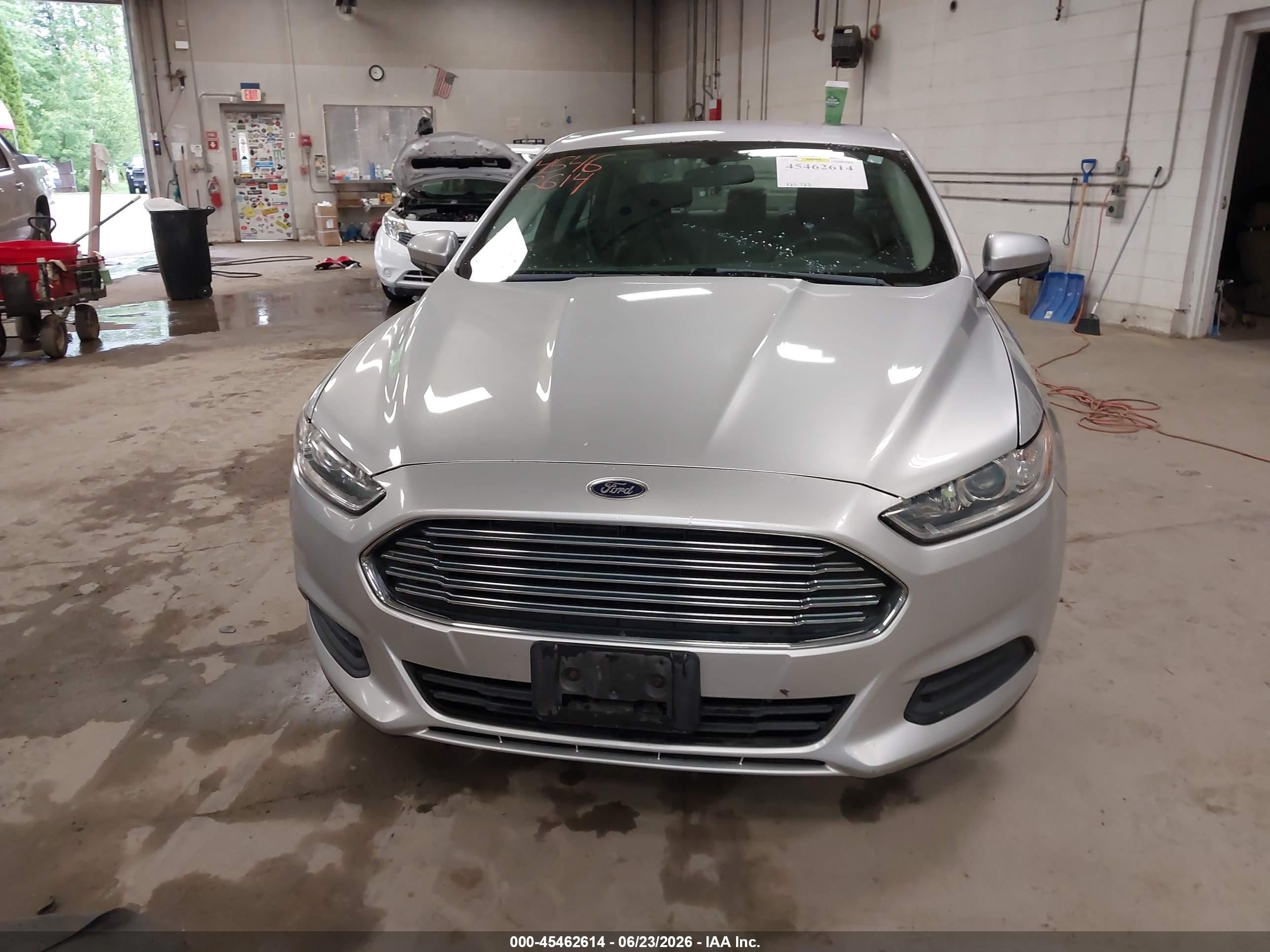 2013 Ford Fusion S Silver vin: 3FA6P0G70DR104783