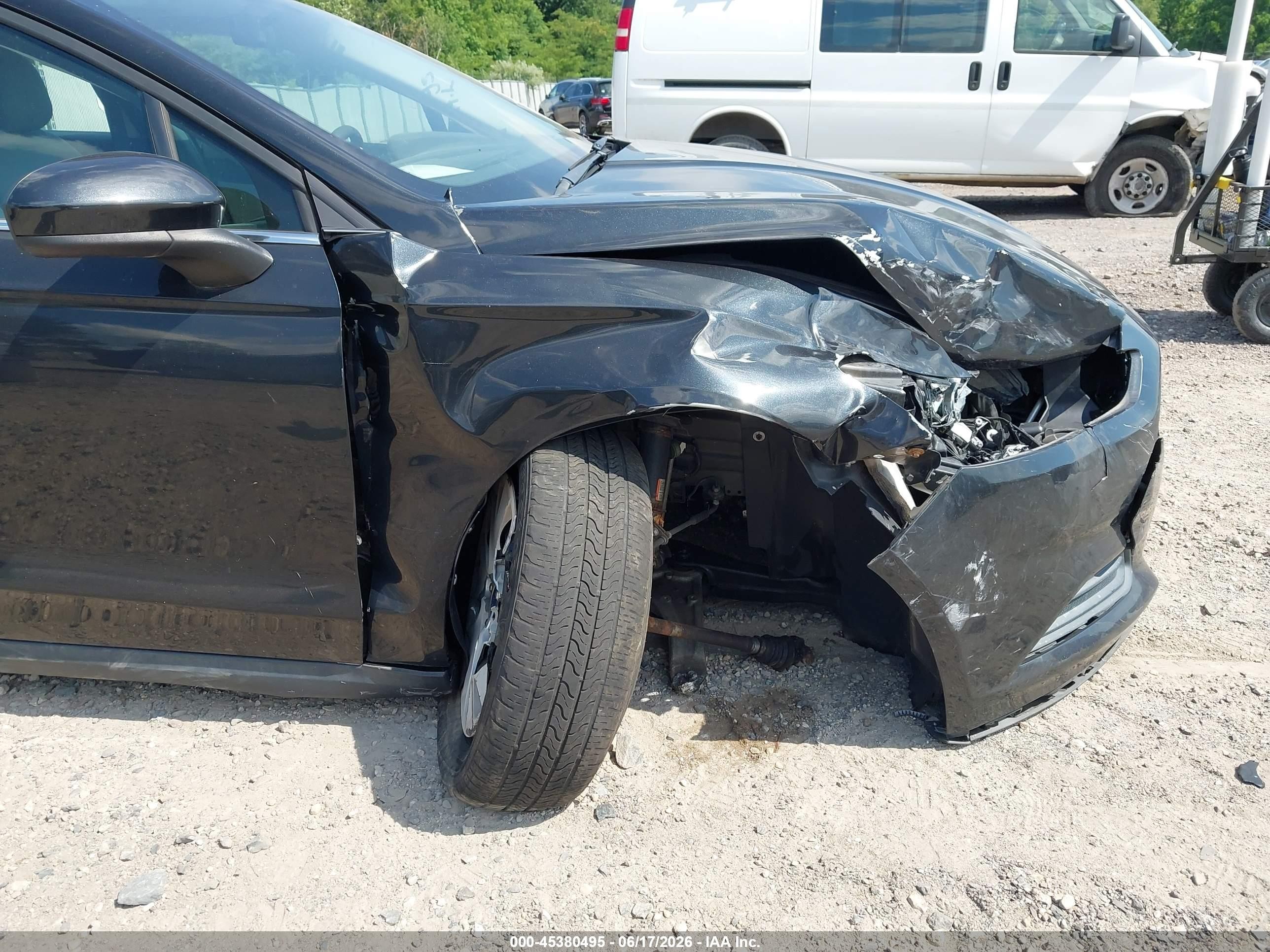 2013 Ford Fusion S Черный vin: 3FA6P0G70DR354976