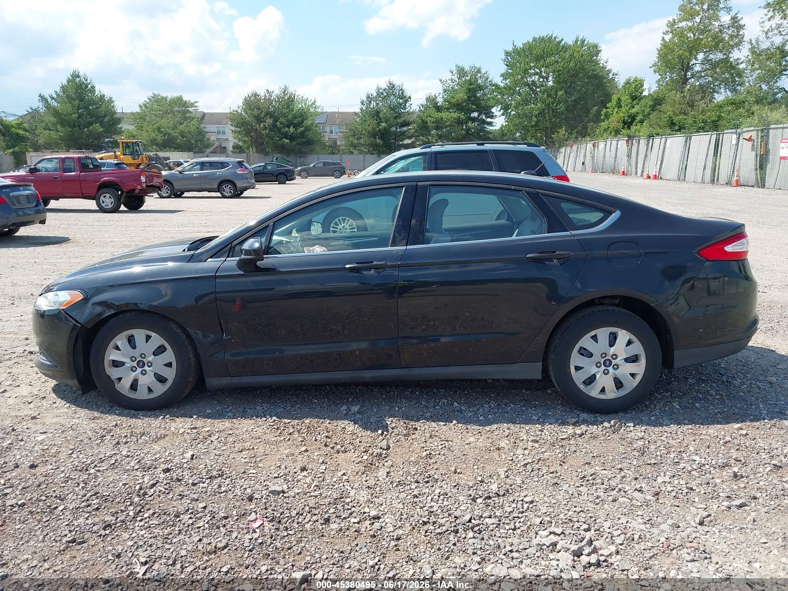 2013 Ford Fusion S Черный vin: 3FA6P0G70DR354976