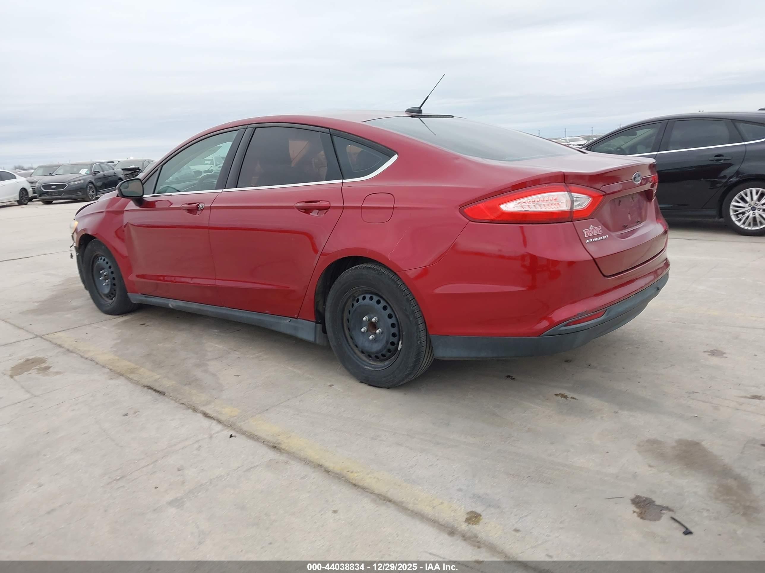 2014 Ford Fusion S Red vin: 3FA6P0G70ER267905