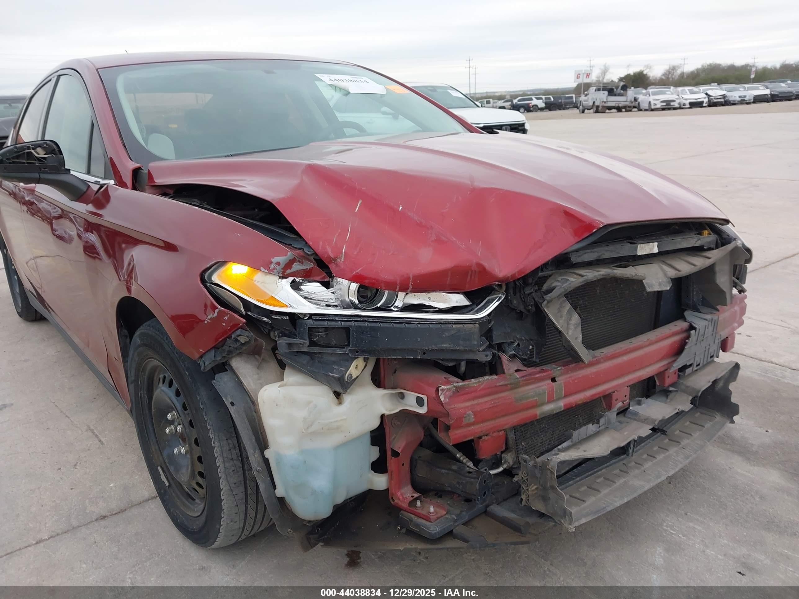 2014 Ford Fusion S Red vin: 3FA6P0G70ER267905