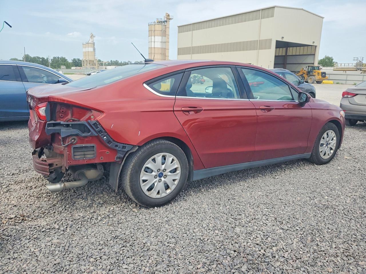 2014 Ford Fusion S Red vin: 3FA6P0G70ER377191