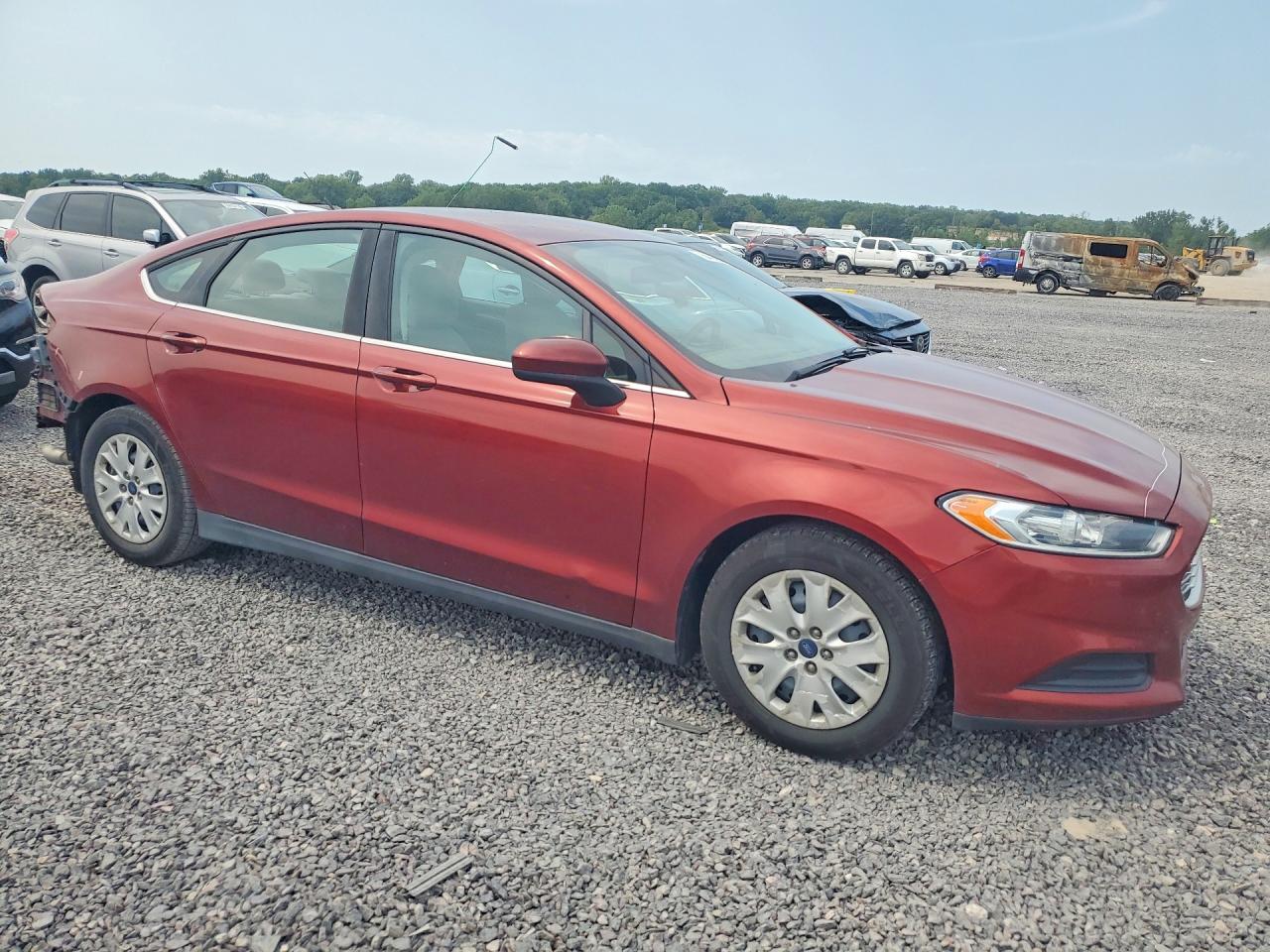 2014 Ford Fusion S Red vin: 3FA6P0G70ER377191