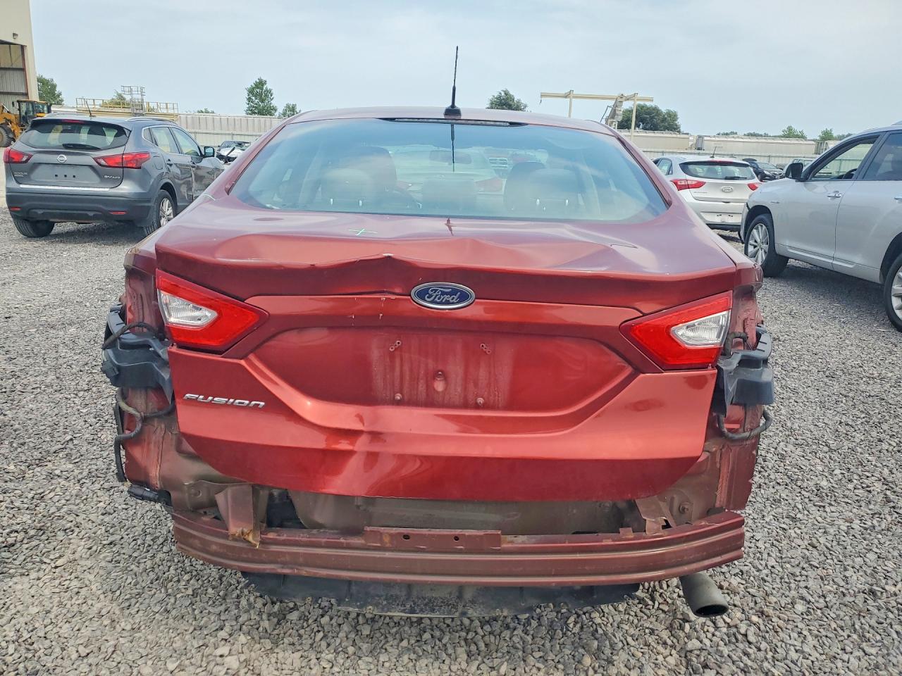 2014 Ford Fusion S Red vin: 3FA6P0G70ER377191