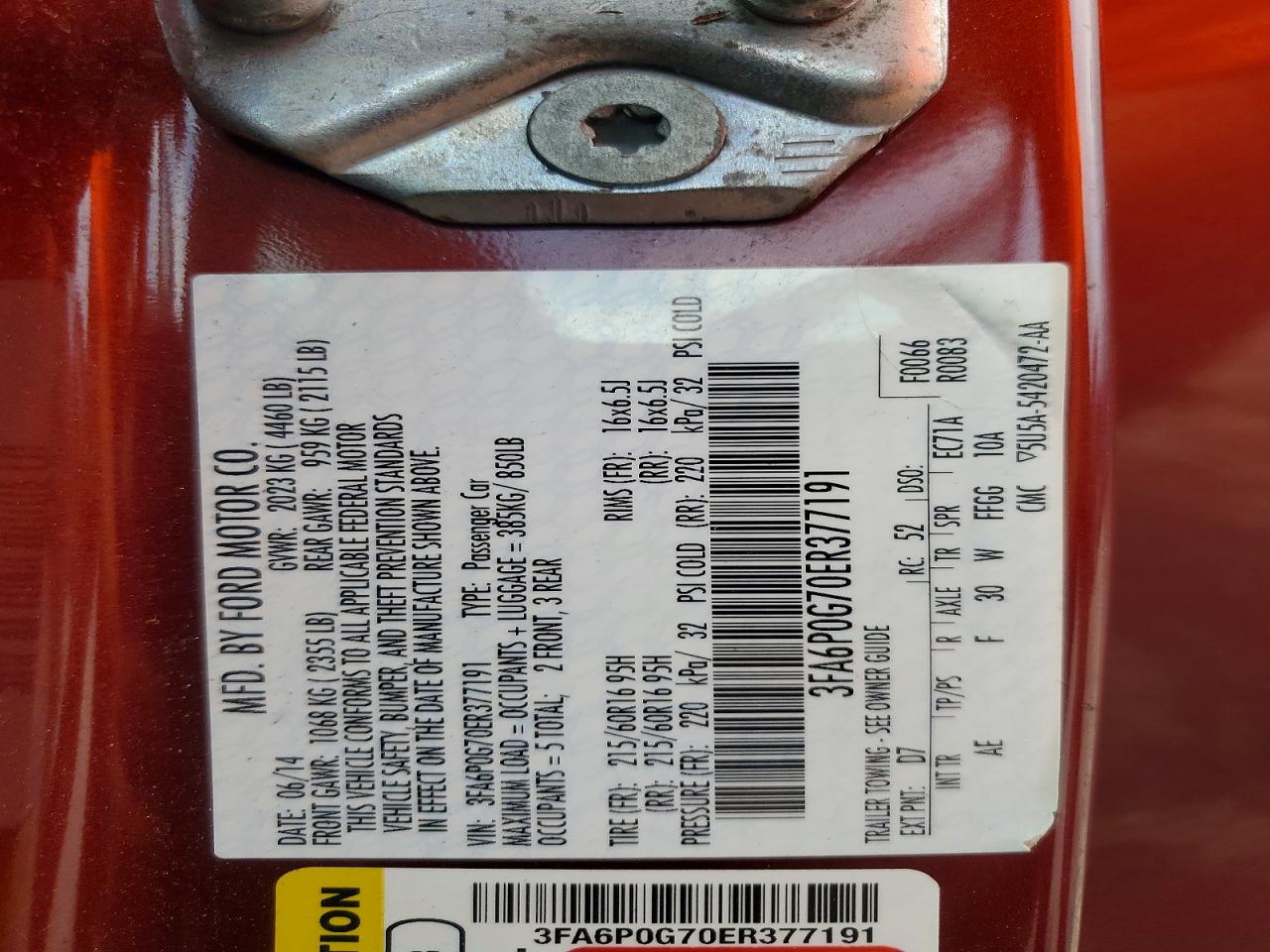 2014 Ford Fusion S Red vin: 3FA6P0G70ER377191