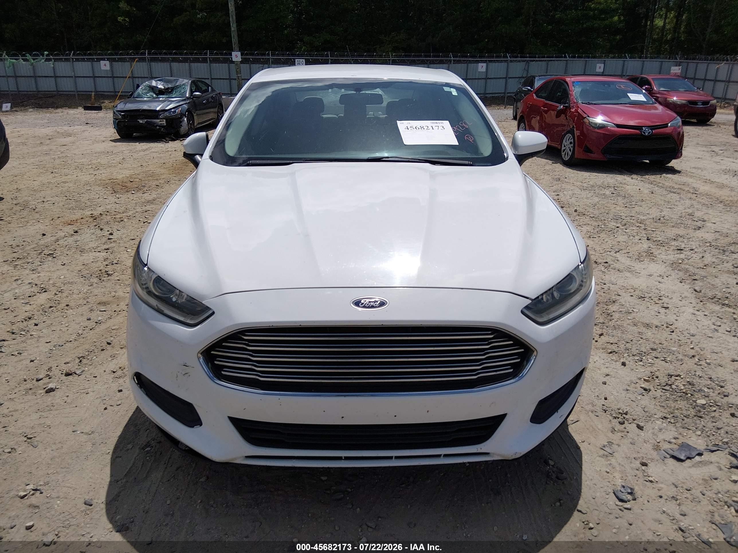 2015 Ford Fusion S White vin: 3FA6P0G70FR129282