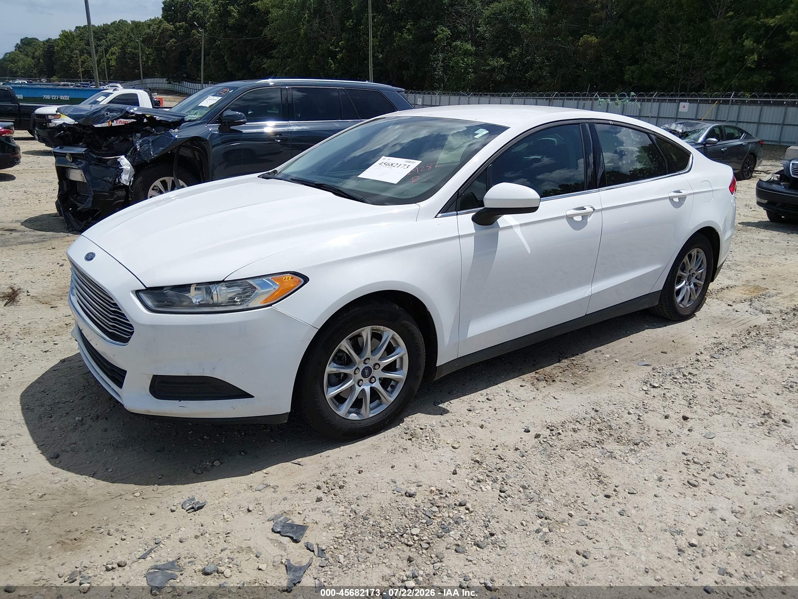 2015 Ford Fusion S White vin: 3FA6P0G70FR129282