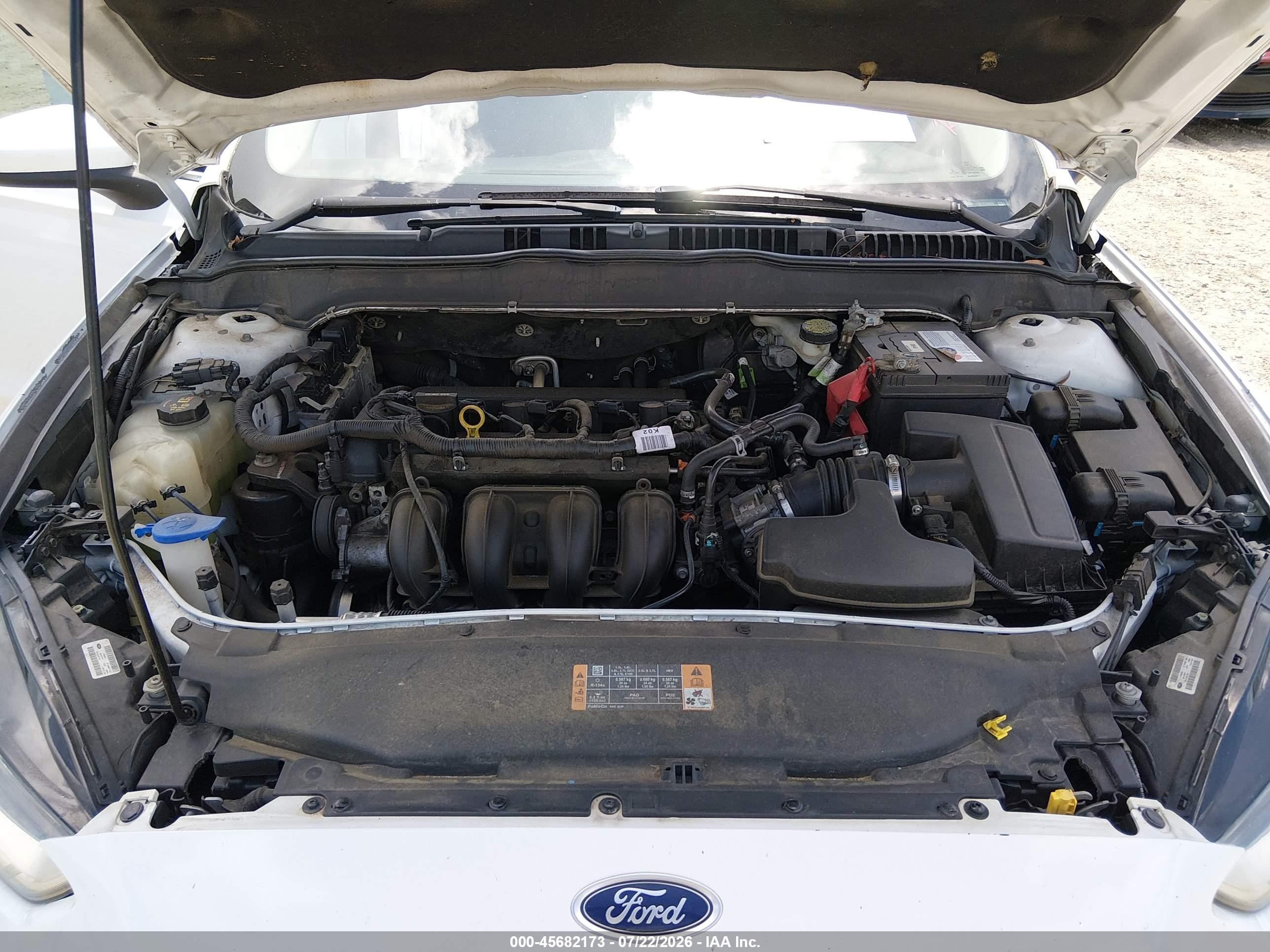 2015 Ford Fusion S White vin: 3FA6P0G70FR129282