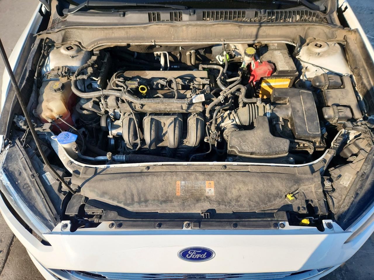 2015 Ford Fusion S White vin: 3FA6P0G70FR148558