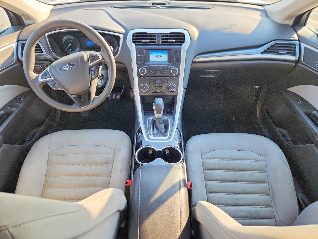 2015 Ford Fusion S White vin: 3FA6P0G70FR148558
