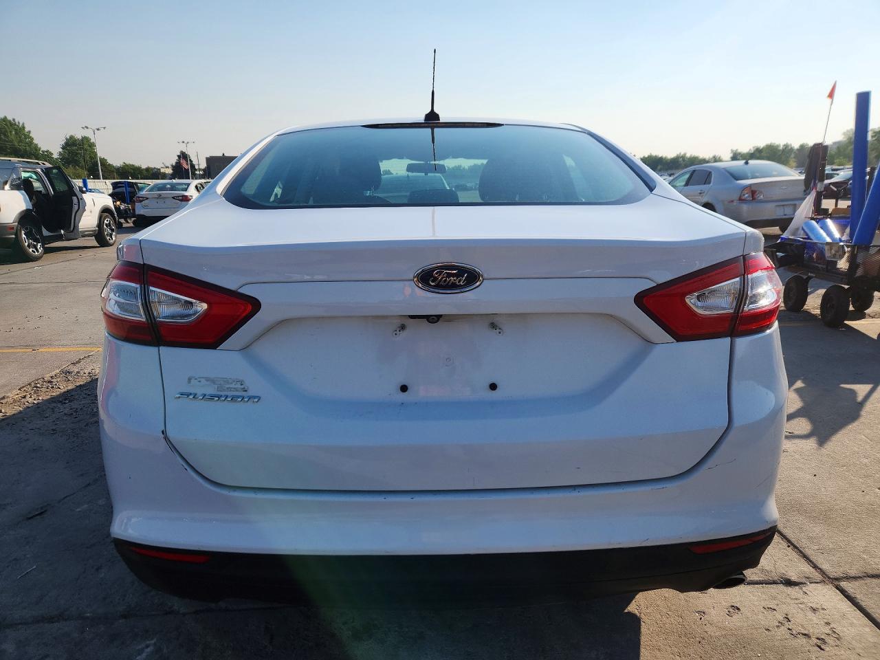 2015 Ford Fusion S White vin: 3FA6P0G70FR148558