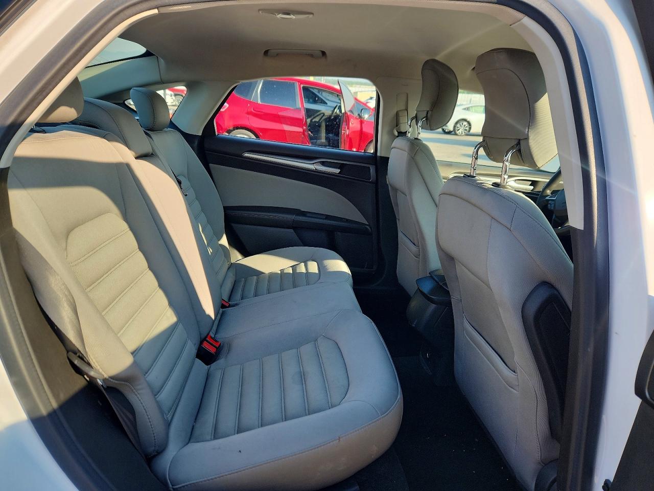 2015 Ford Fusion S White vin: 3FA6P0G70FR148558