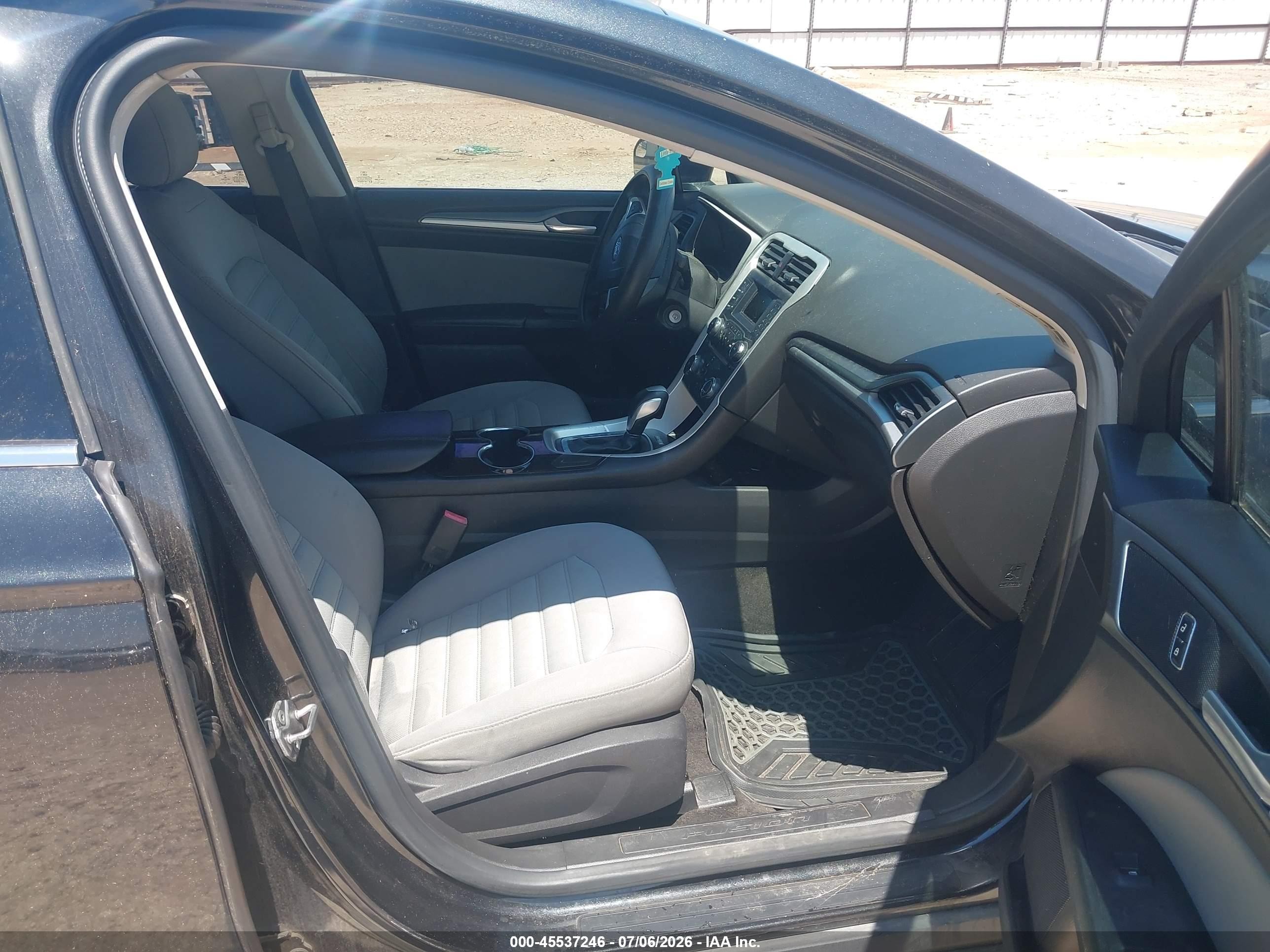 2015 Ford Fusion S Dark Blue vin: 3FA6P0G70FR181852