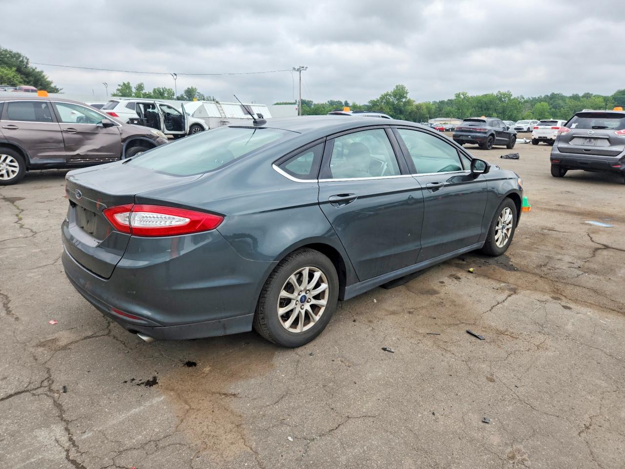 2015 Ford Fusion S Gray vin: 3FA6P0G70FR203932