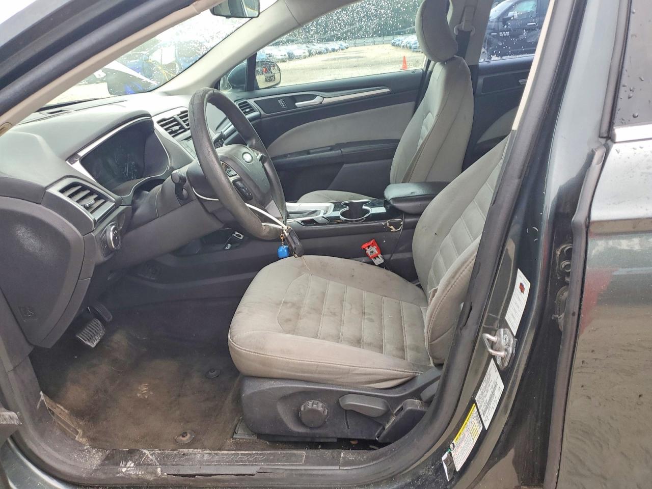 2015 Ford Fusion S Green vin: 3FA6P0G70FR235893