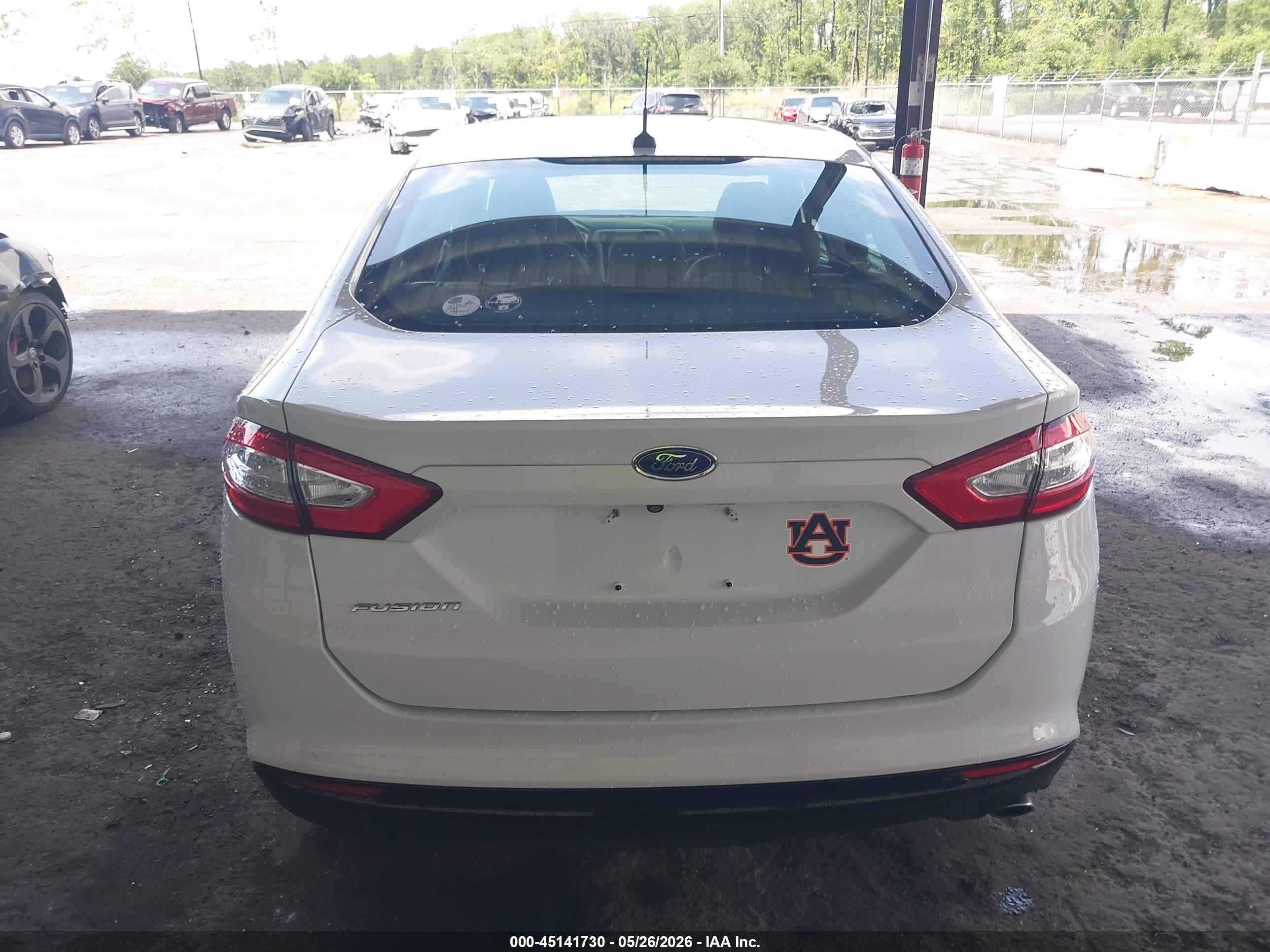 2015 Ford Fusion S White vin: 3FA6P0G70FR242326