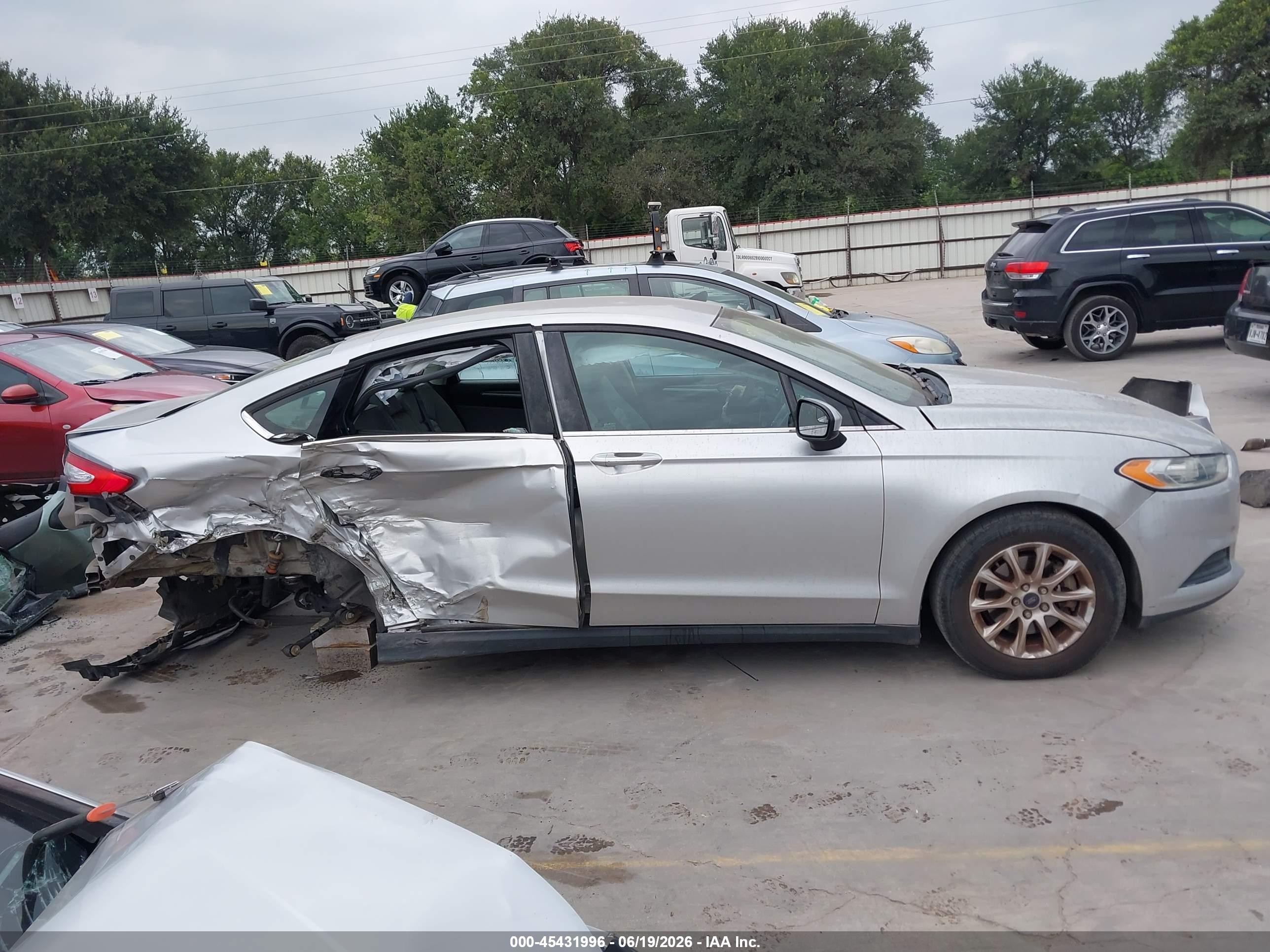 2015 Ford Fusion S Silver vin: 3FA6P0G70FR263824