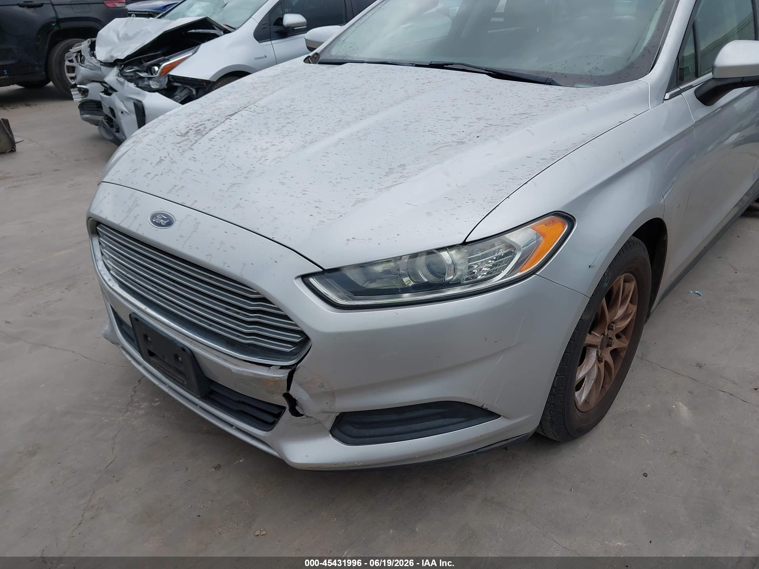 2015 Ford Fusion S Silver vin: 3FA6P0G70FR263824