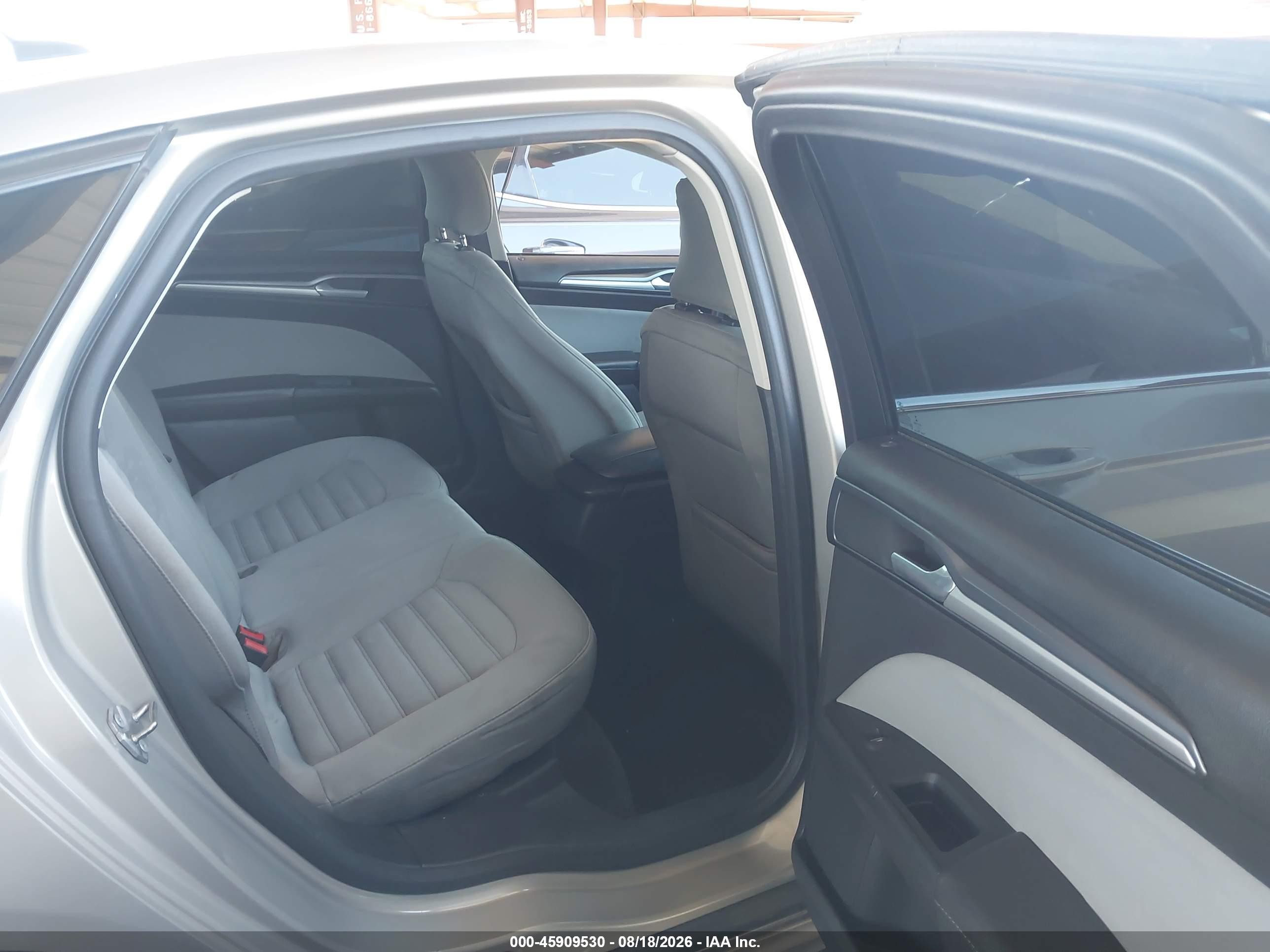 2015 Ford Fusion S Желто-коричневый vin: 3FA6P0G70FR295270