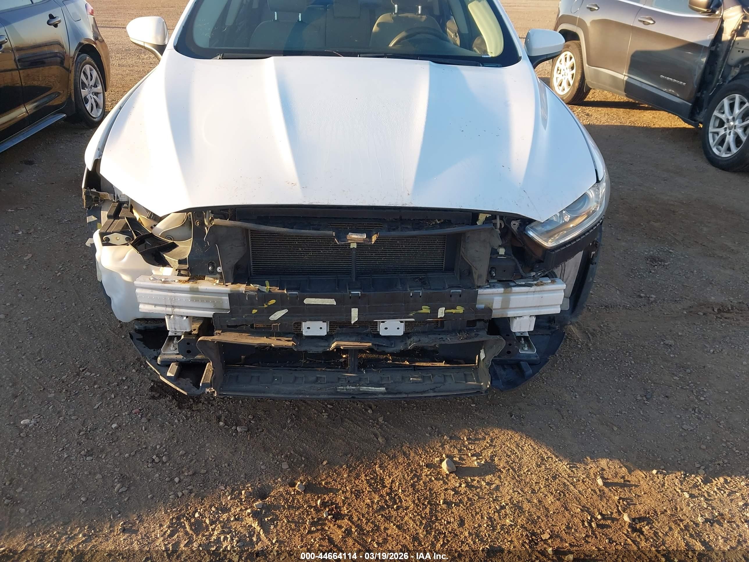 2015 Ford Fusion S White vin: 3FA6P0G70FR306851