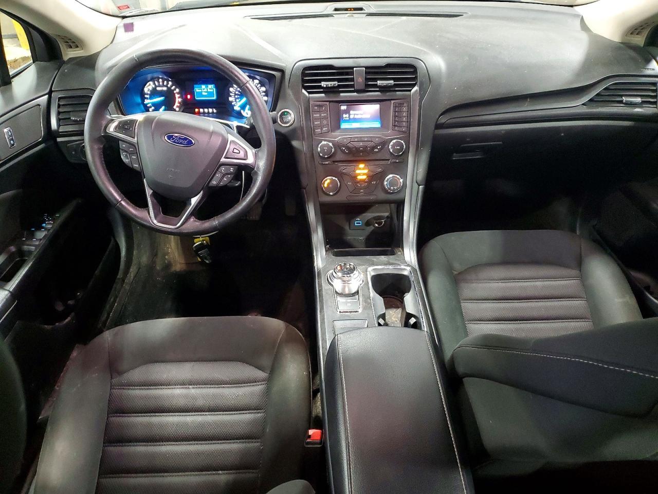 2018 Ford Fusion S White vin: 3FA6P0G70JR115181
