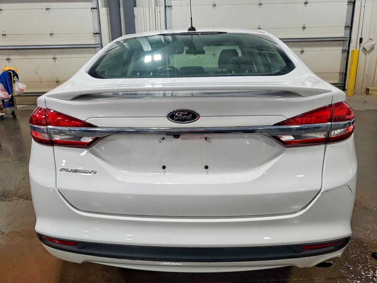 2018 Ford Fusion S White vin: 3FA6P0G70JR115181
