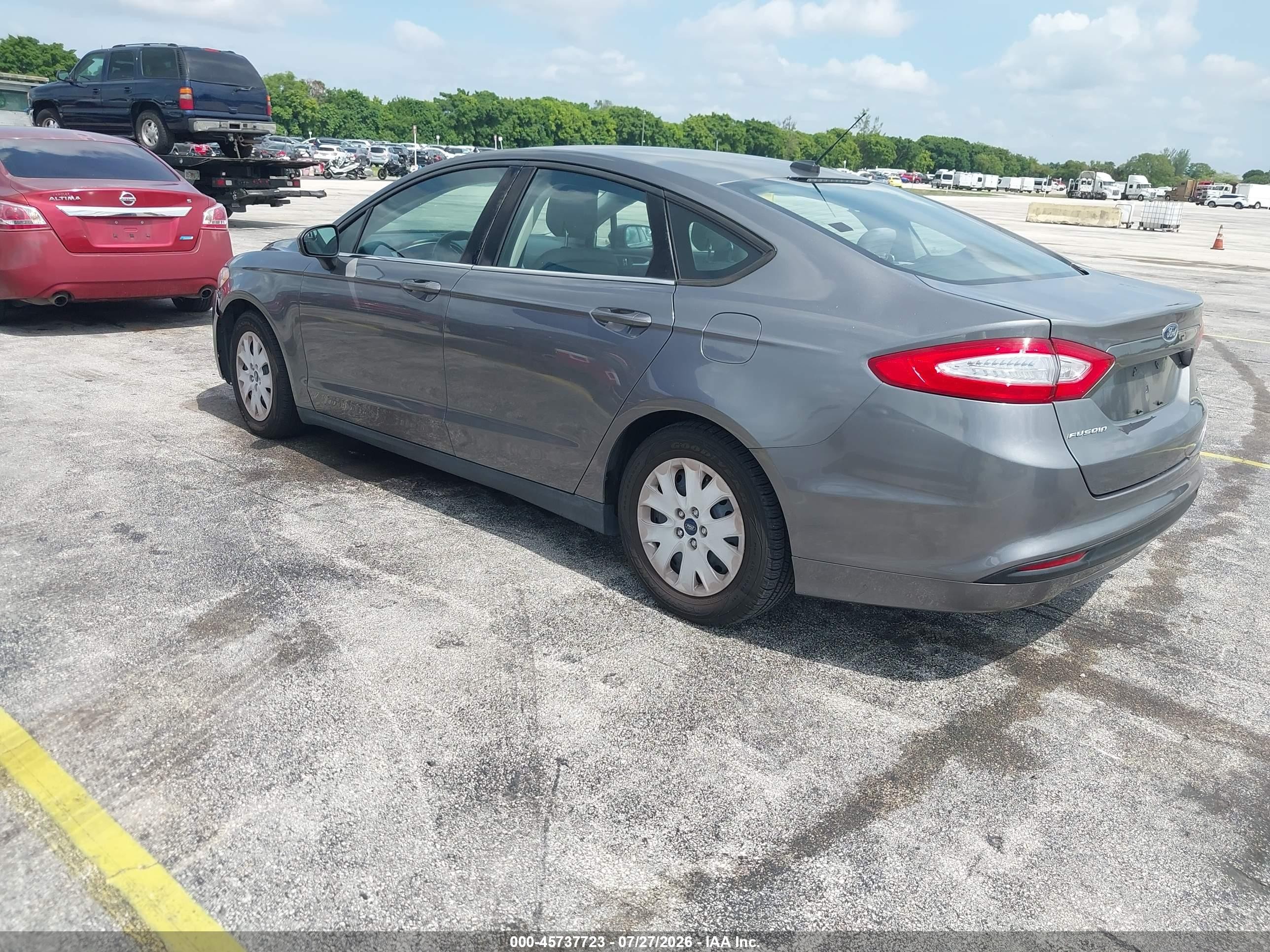2013 Ford Fusion S Gray vin: 3FA6P0G71DR147206