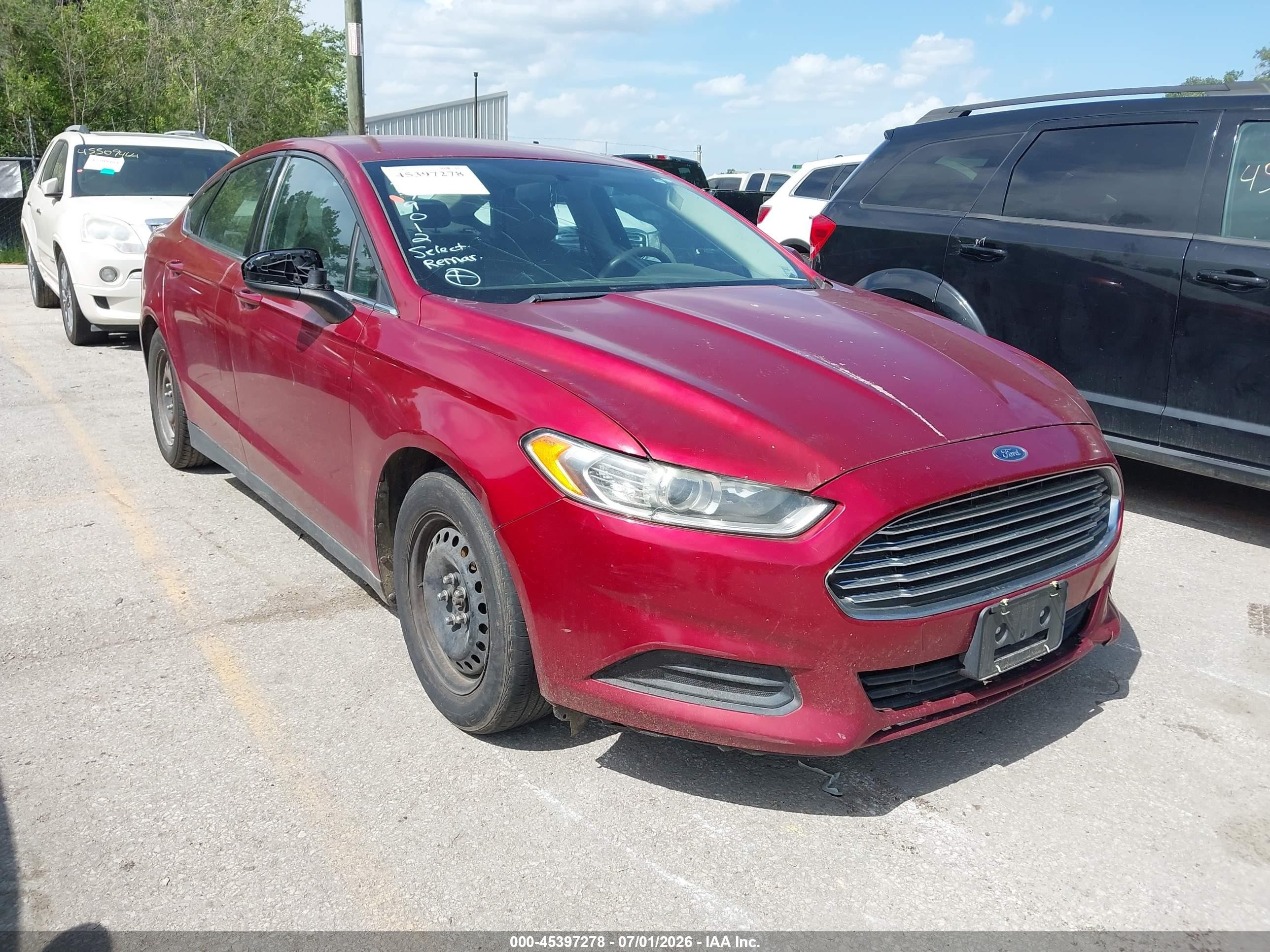 2013 Ford Fusion S Red vin: 3FA6P0G71DR279012