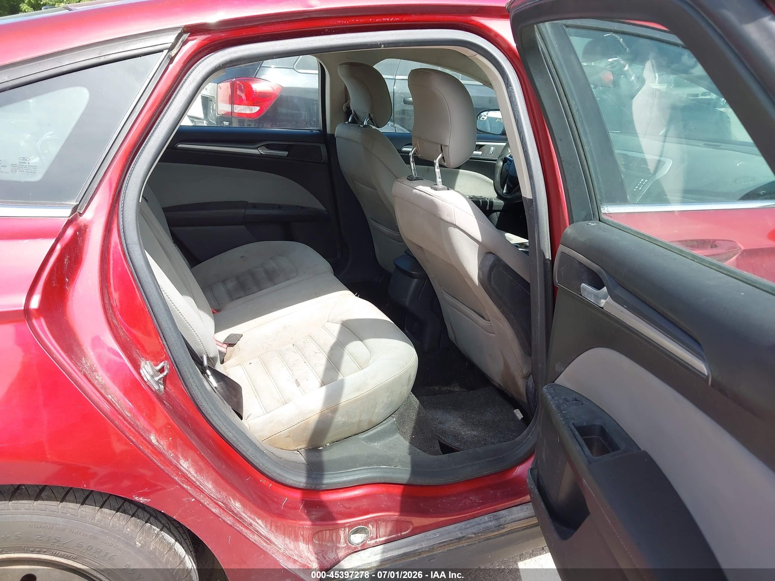 2013 Ford Fusion S Red vin: 3FA6P0G71DR279012