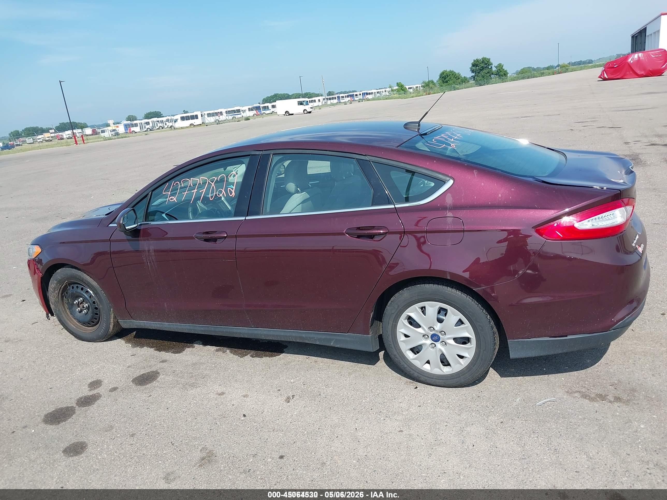 2013 Ford Fusion S Maroon vin: 3FA6P0G71DR379188