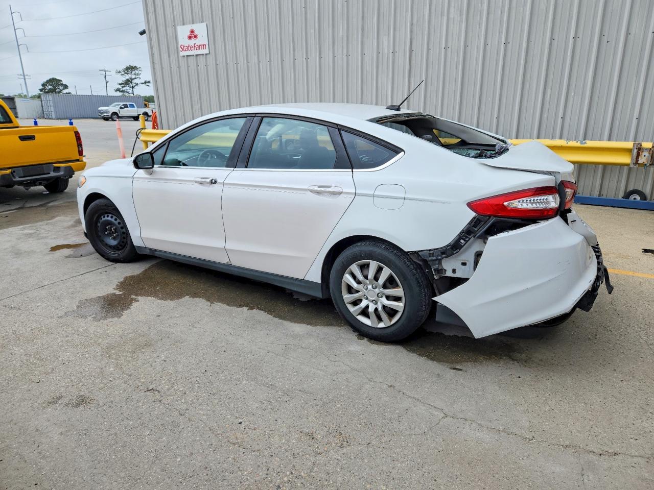 2014 Ford Fusion S Белый vin: 3FA6P0G71ER355183