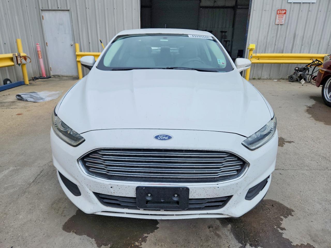 2014 Ford Fusion S Белый vin: 3FA6P0G71ER355183