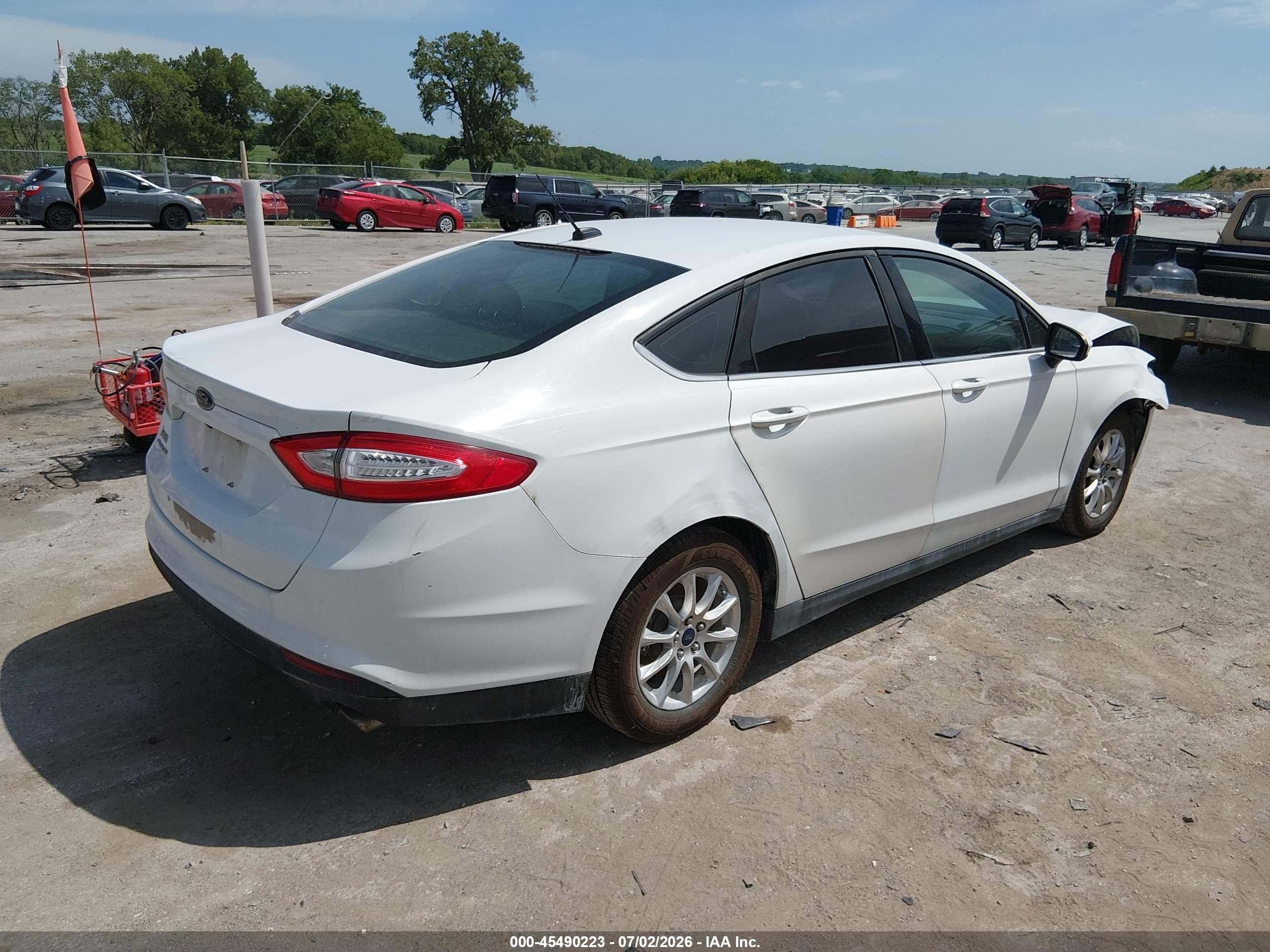 2015 Ford Fusion S White vin: 3FA6P0G71FR138816