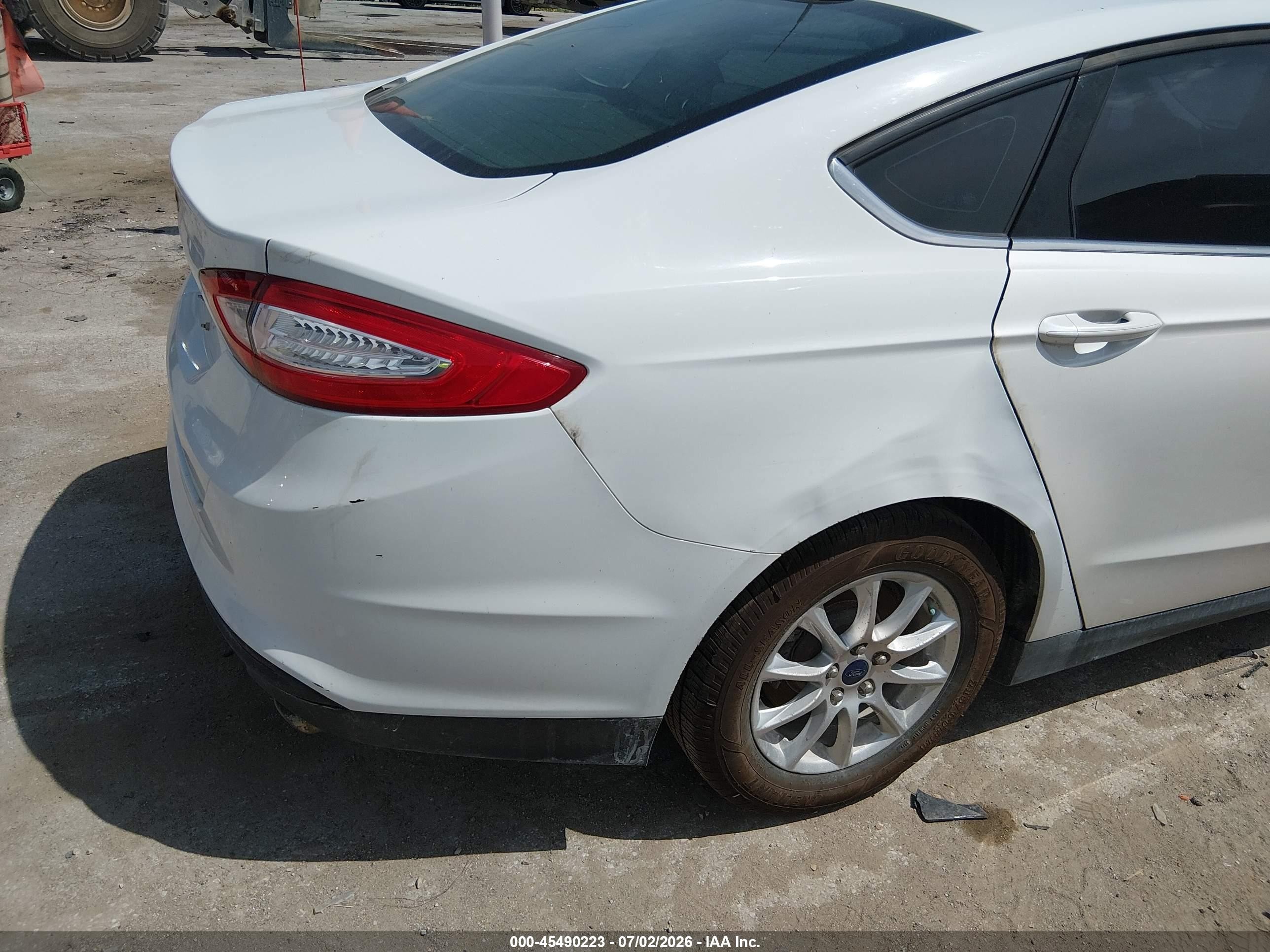 2015 Ford Fusion S White vin: 3FA6P0G71FR138816