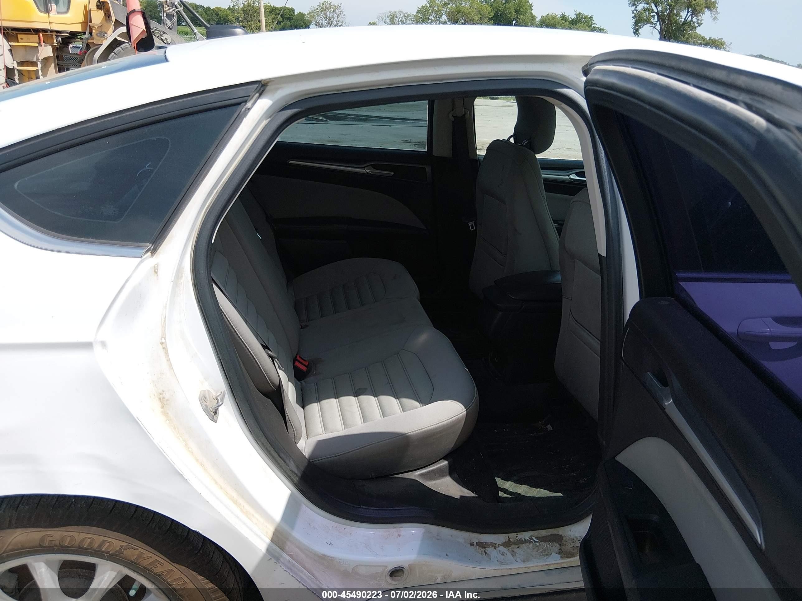 2015 Ford Fusion S White vin: 3FA6P0G71FR138816
