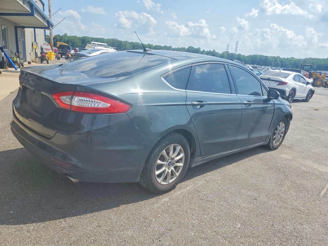2015 Ford Fusion S Серый vin: 3FA6P0G71FR149783