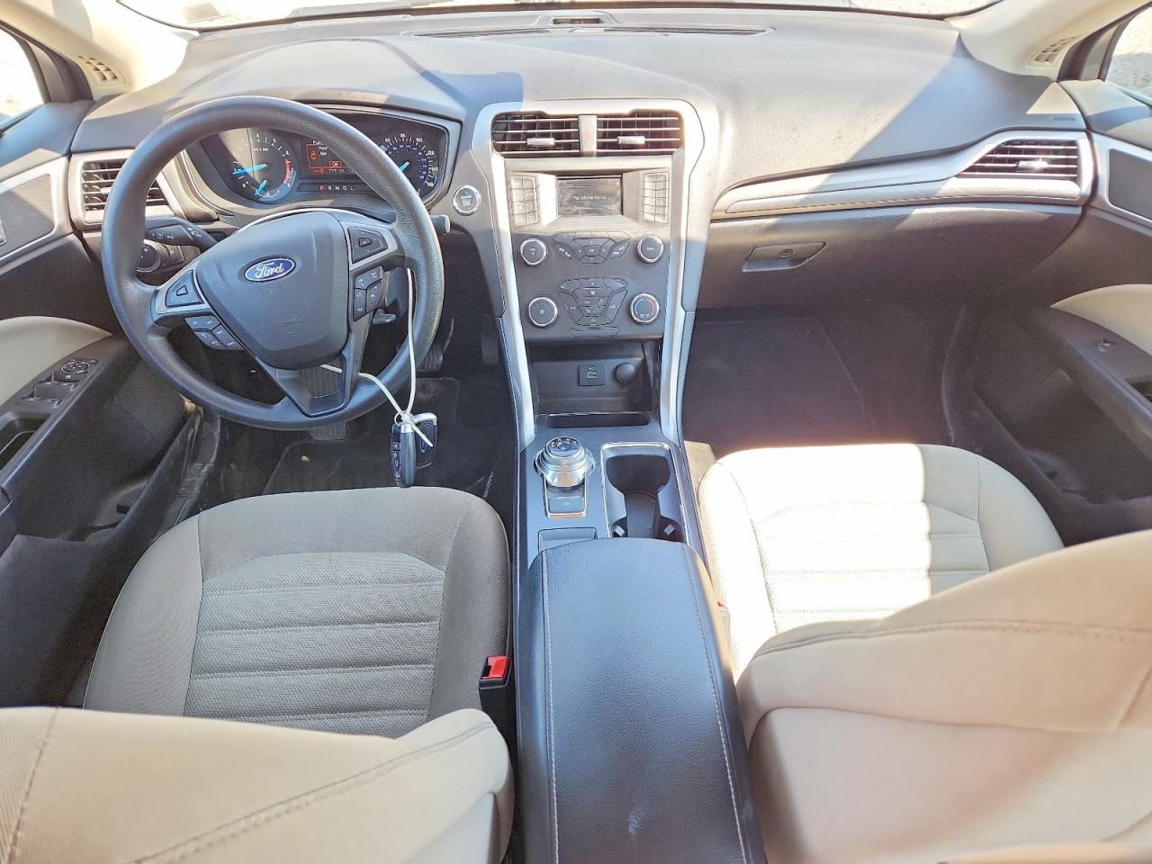2019 Ford Fusion S White vin: 3FA6P0G71KR142102