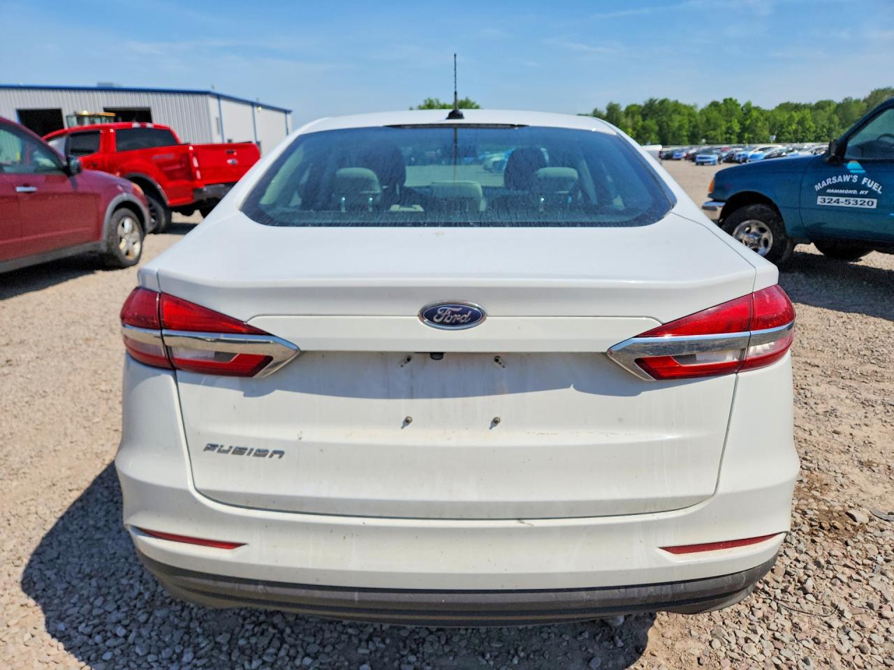 2019 Ford Fusion S White vin: 3FA6P0G71KR142102