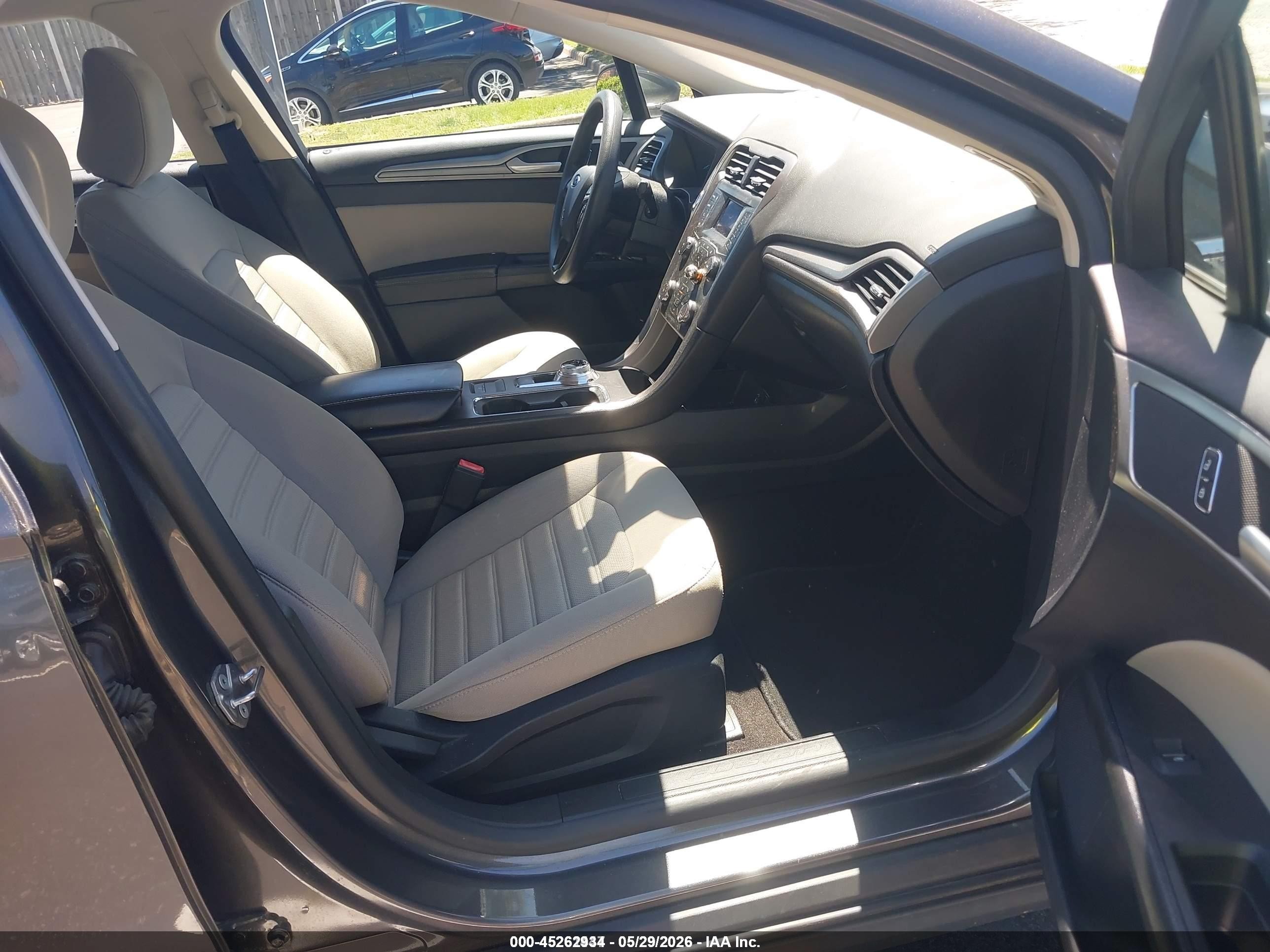 2020 Ford Fusion S Gray vin: 3FA6P0G71LR196694