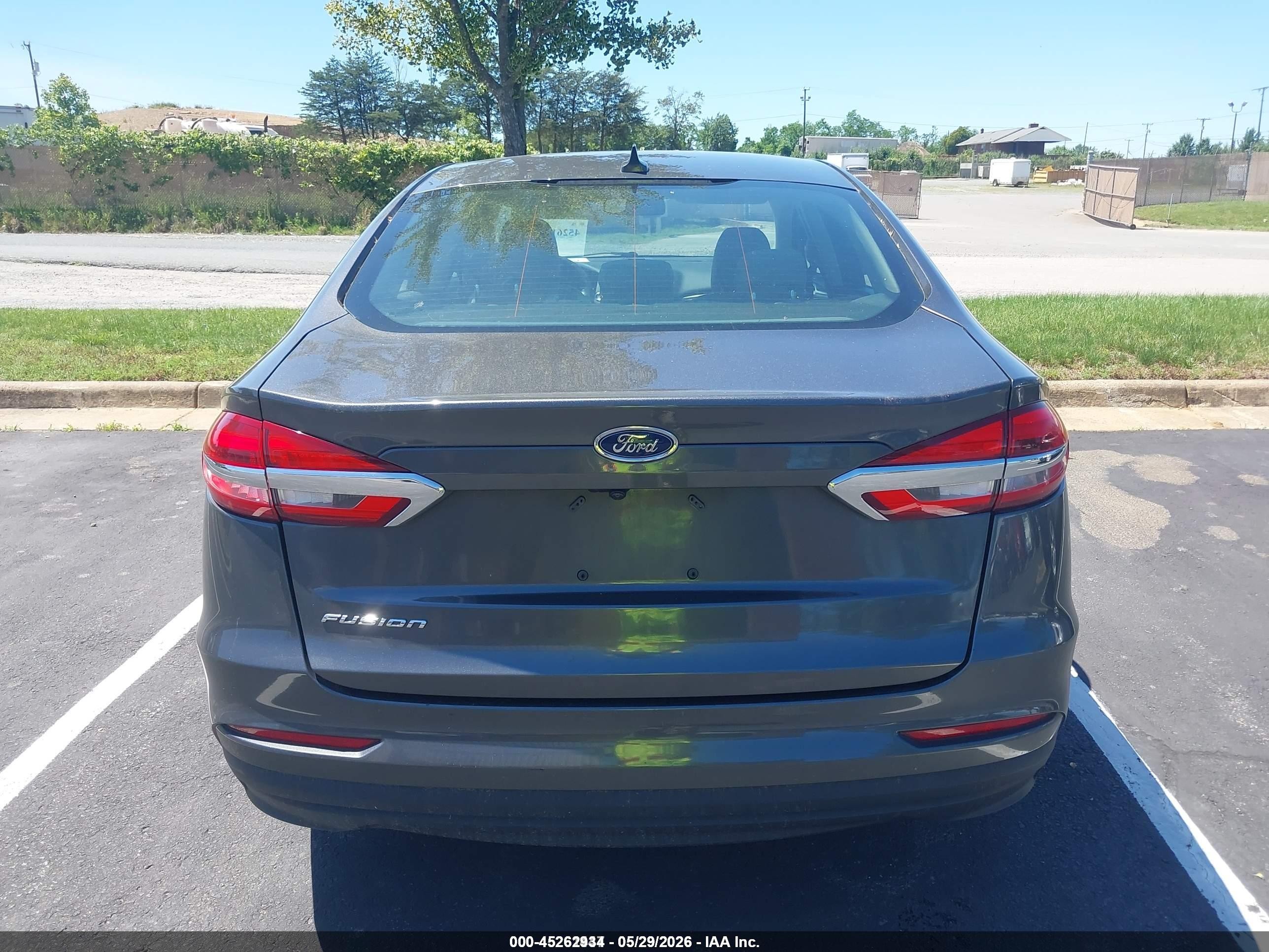 2020 Ford Fusion S Gray vin: 3FA6P0G71LR196694