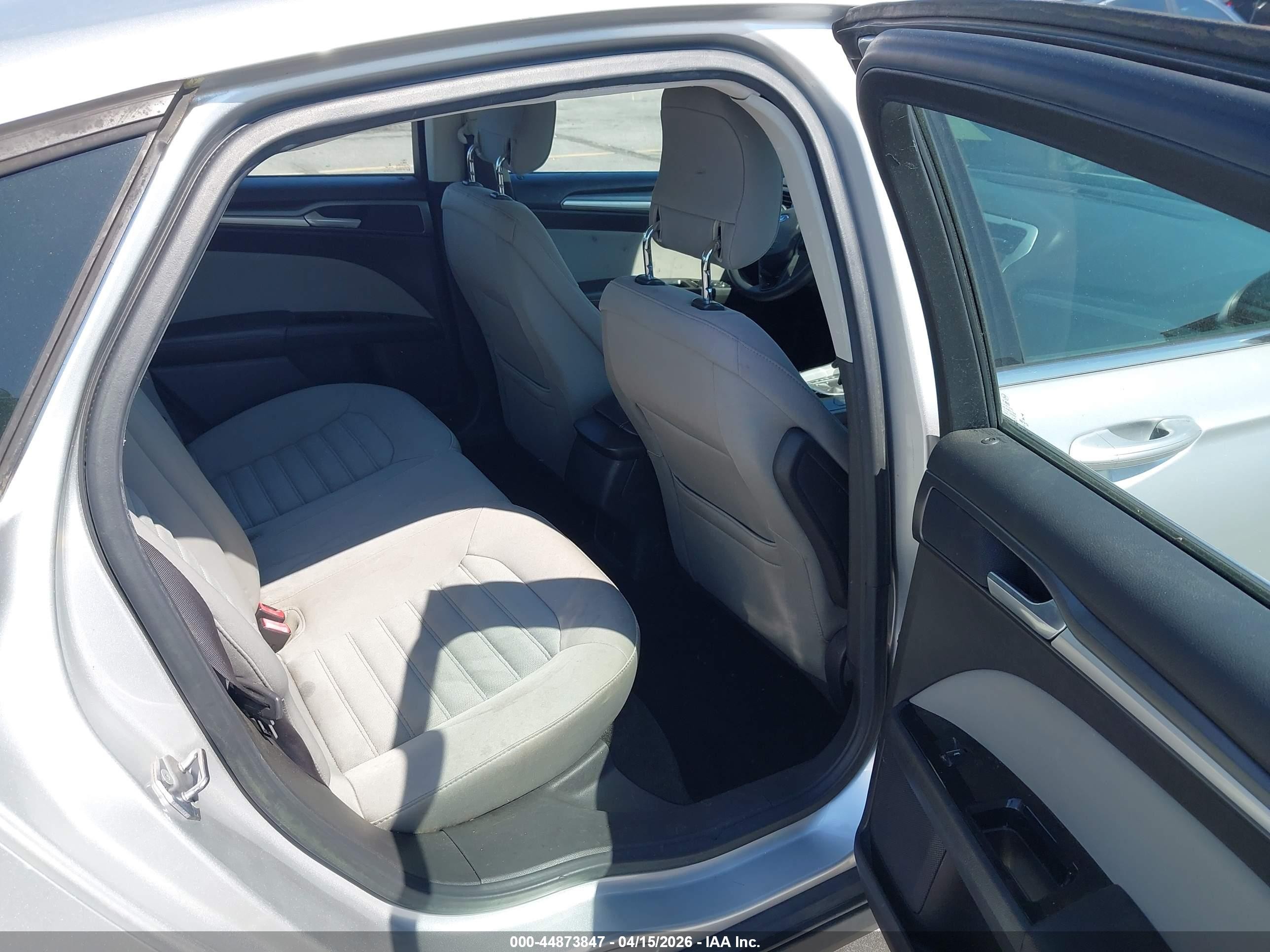 2013 Ford Fusion S Silver vin: 3FA6P0G72DR158554
