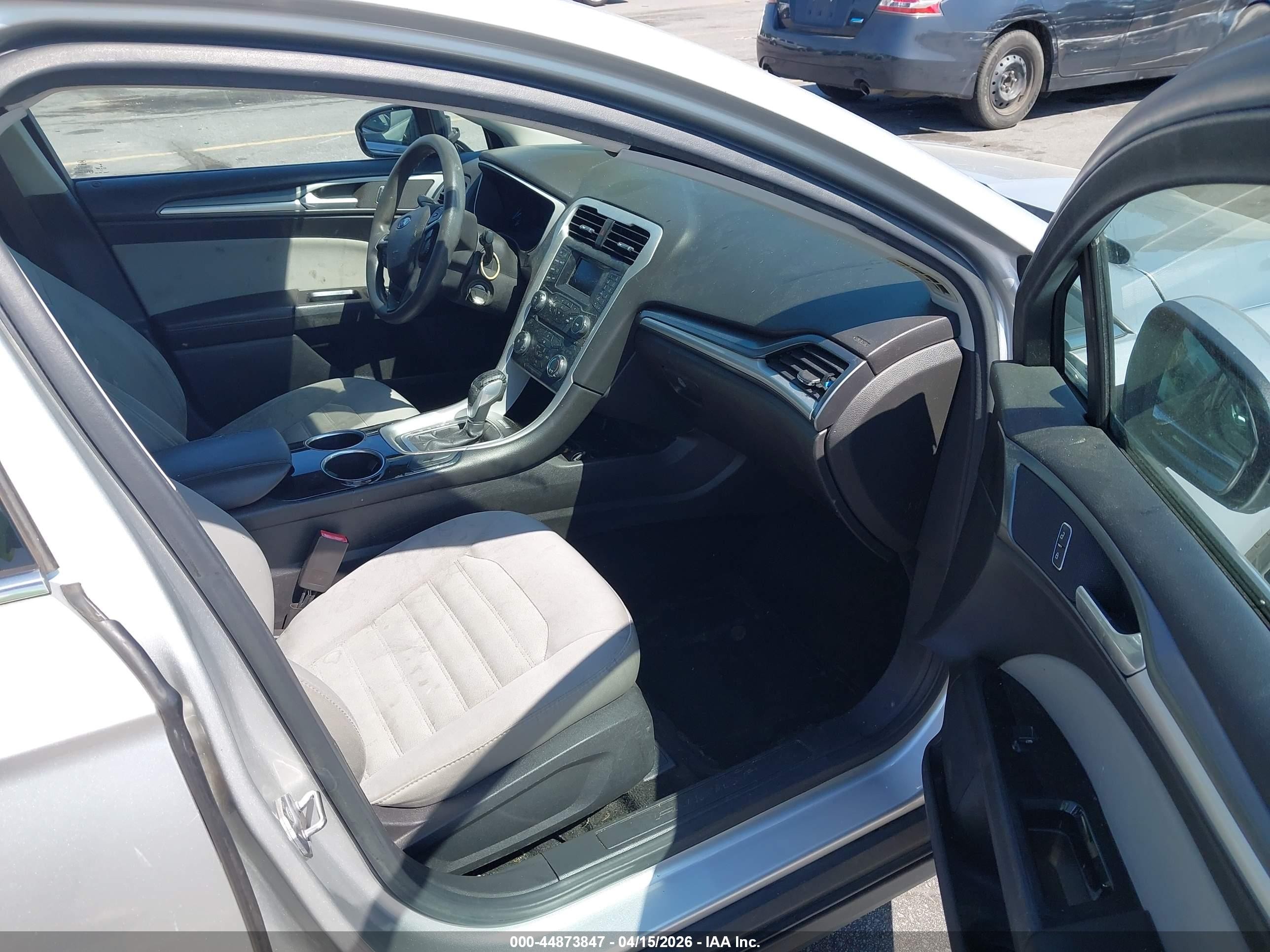 2013 Ford Fusion S Silver vin: 3FA6P0G72DR158554