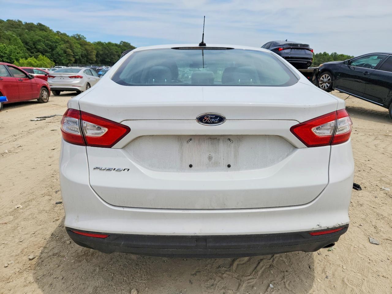 2014 Ford Fusion S White vin: 3FA6P0G72ER108092