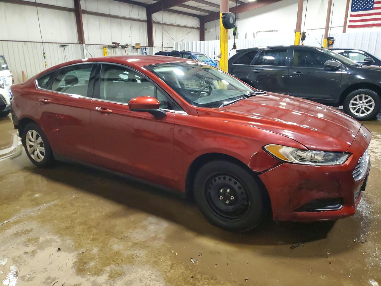 2014 Ford Fusion S Red vin: 3FA6P0G72ER264522