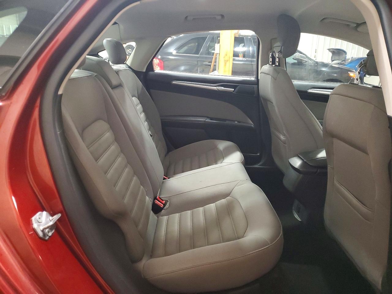 2014 Ford Fusion S Red vin: 3FA6P0G72ER264522