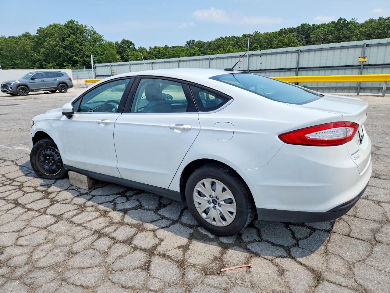 2014 Ford Fusion S White vin: 3FA6P0G72ER338733
